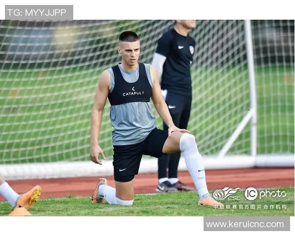 南通支云主场鏖战青岛海牛两队誓争胜局上演精彩中超对决